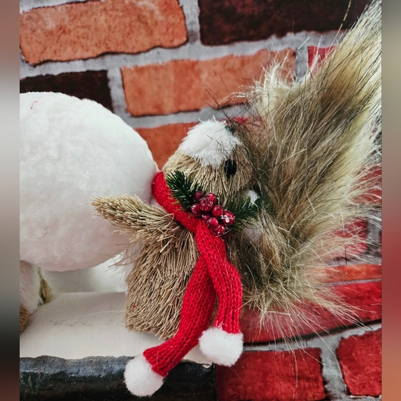 #496 Bloom Festive- Squirrel Duo with Snowball NEW - Picture 2 of 7